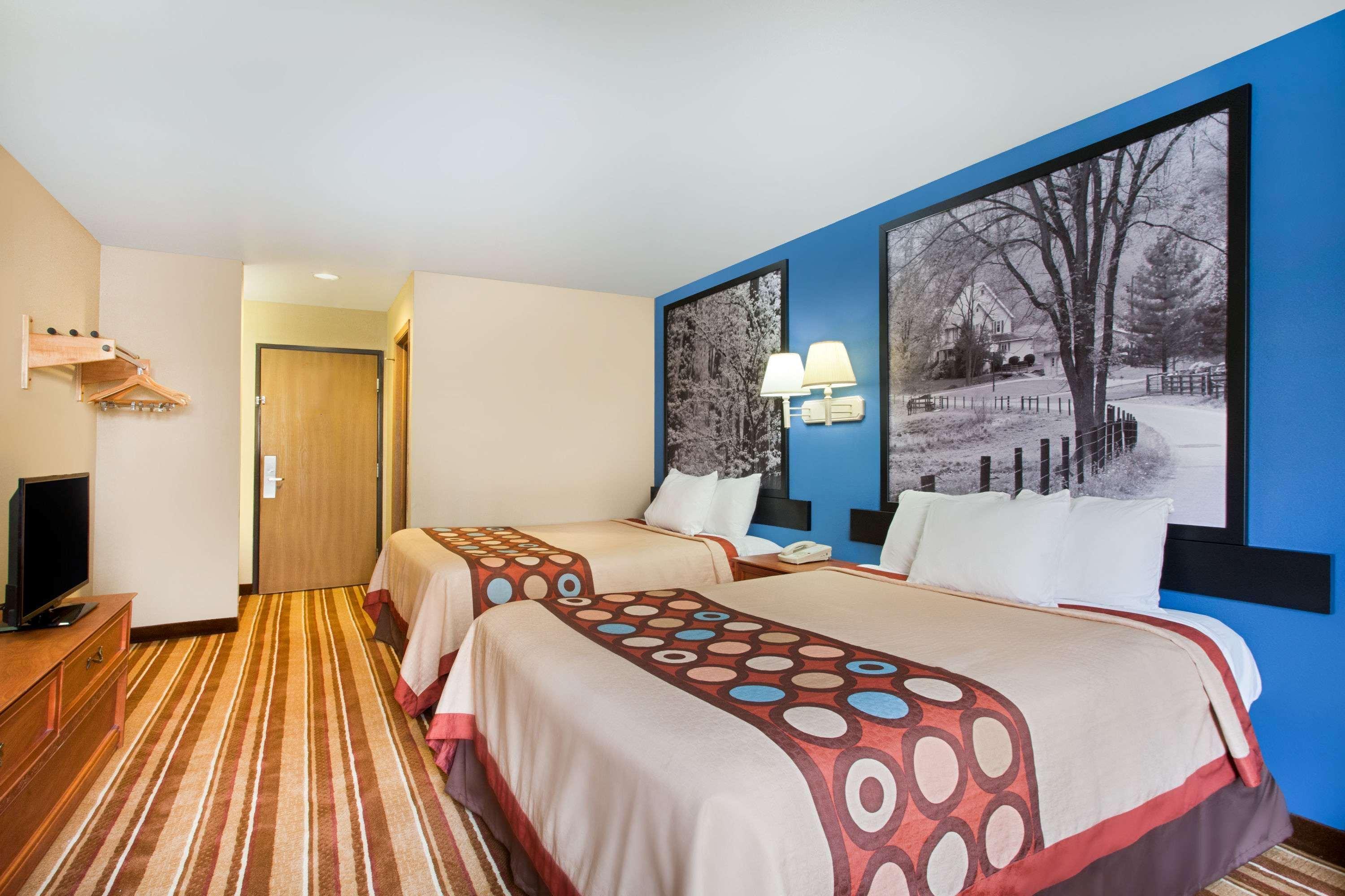 Super 8 By Wyndham Defiance Hotel Exterior foto